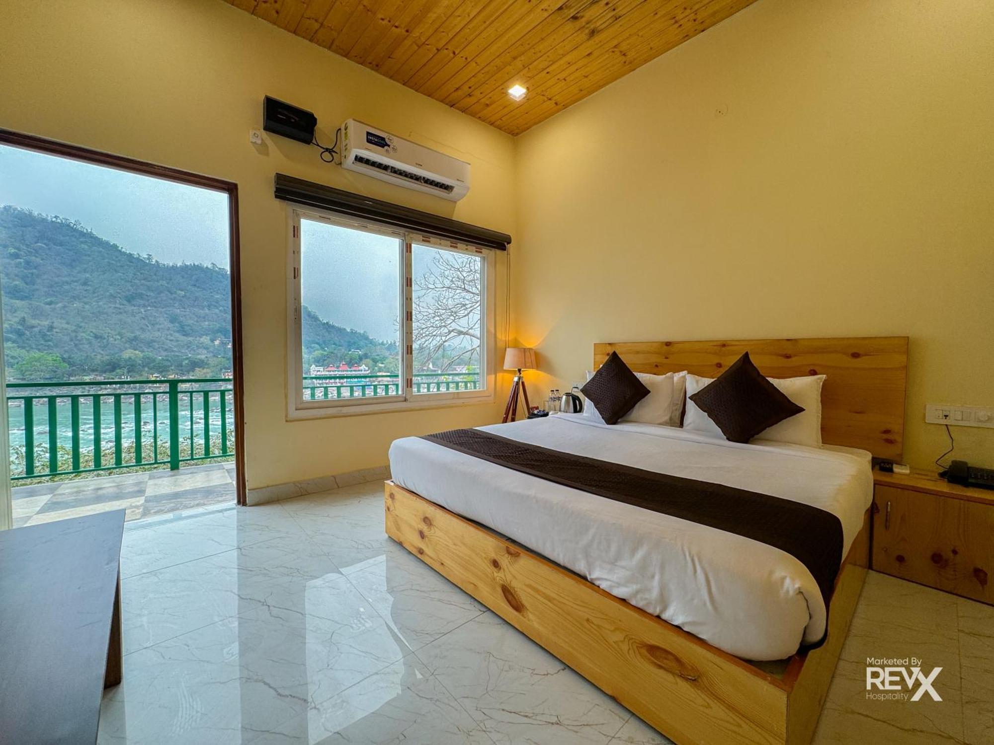 The Leisure Cave On The Ganges Hotel Rishikesh Exterior photo