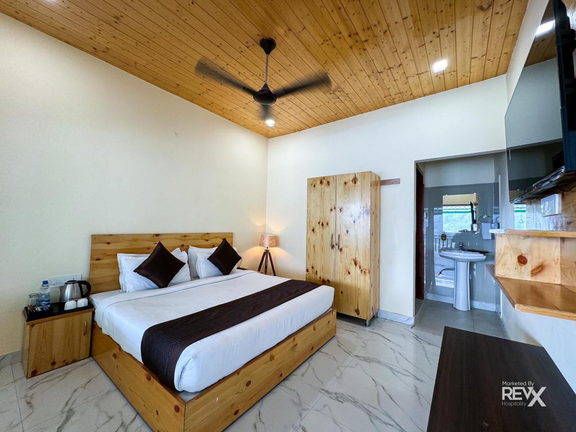 The Leisure Cave On The Ganges Hotel Rishikesh Exterior photo