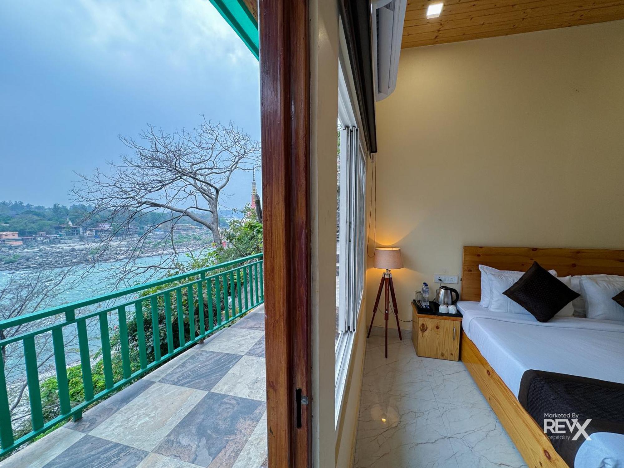 The Leisure Cave On The Ganges Hotel Rishikesh Exterior photo